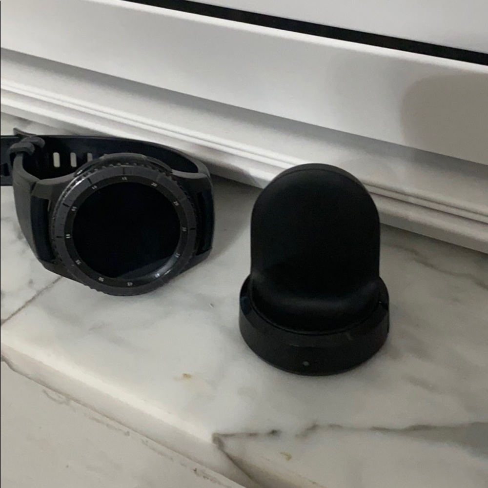 Original Samsung watch with charger